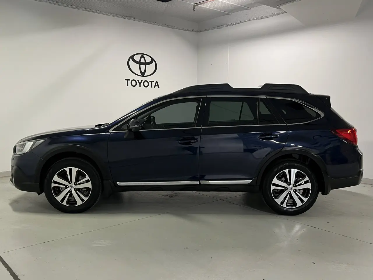 2020 SUBARU OUTBACK Gallery Image 9