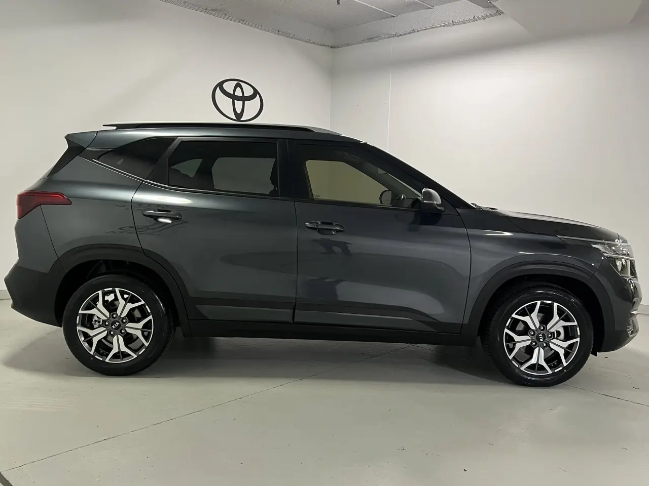 2020 KIA SELTOS Gallery Image 4