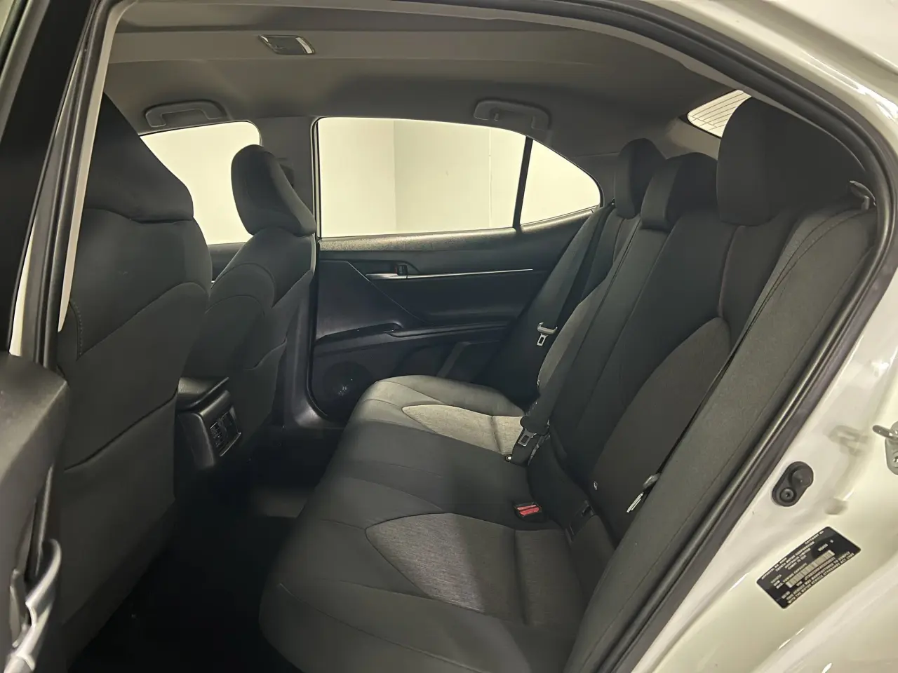 2020 TOYOTA CAMRY HYBRID Gallery Image 13