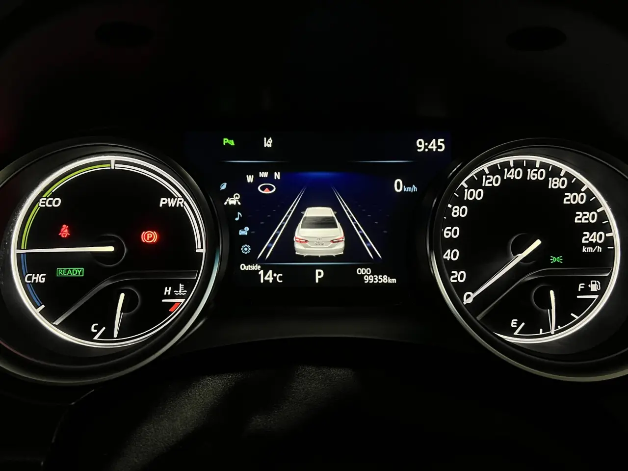 2020 TOYOTA CAMRY HYBRID Gallery Image 17