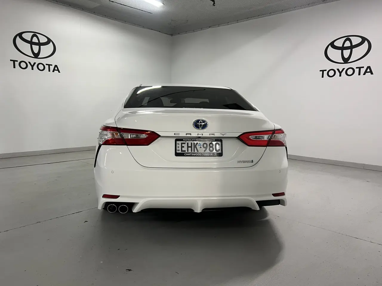 2020 TOYOTA CAMRY HYBRID Gallery Image 6