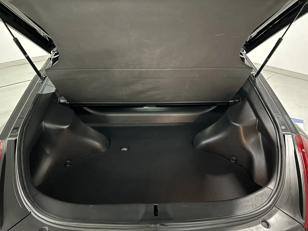 2011 NISSAN 370Z Gallery Image 13