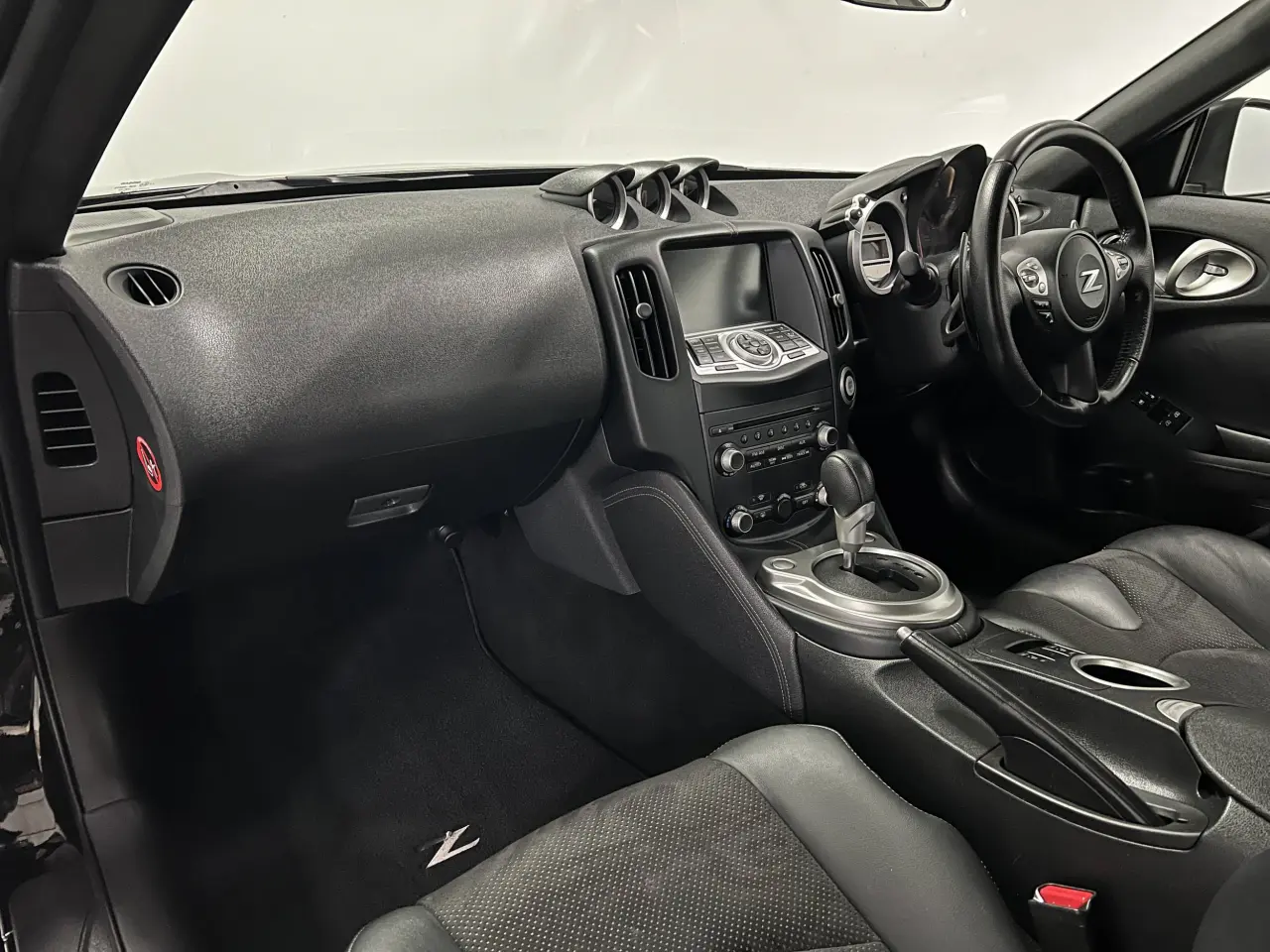 2011 NISSAN 370Z Gallery Image 15