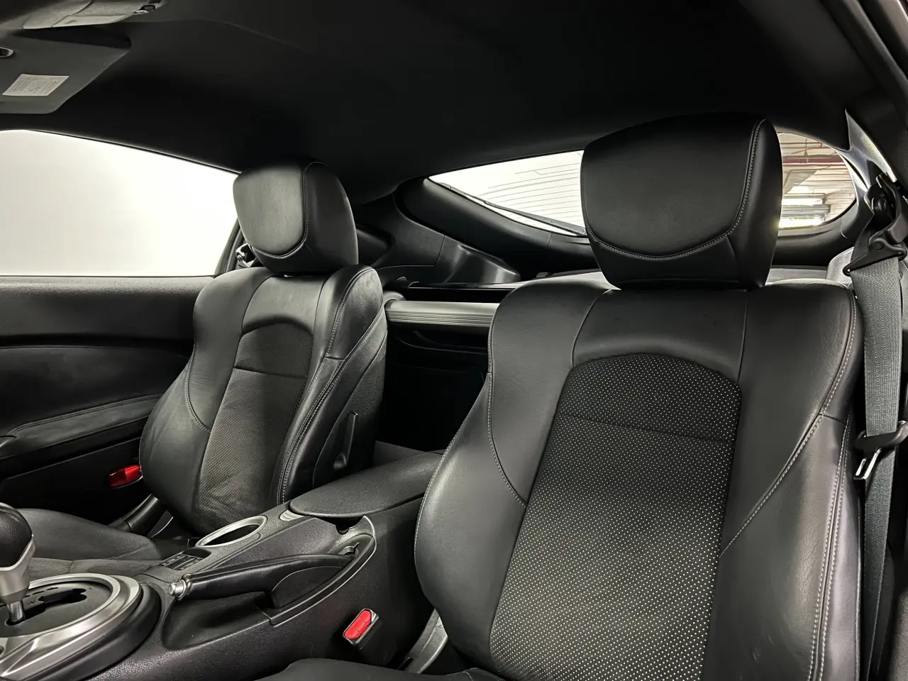 2011 NISSAN 370Z Gallery Image 16
