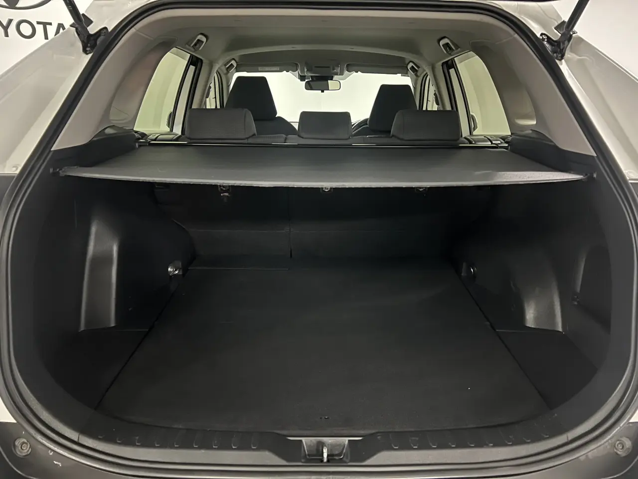 2021 TOYOTA RAV4 HYBRID Gallery Image 13