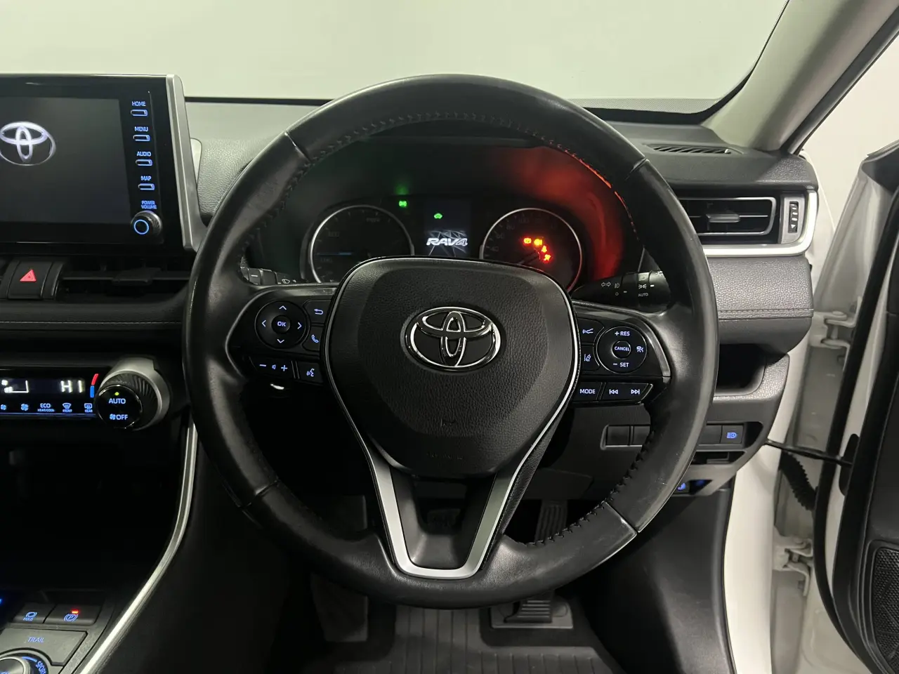 2021 TOYOTA RAV4 HYBRID Gallery Image 17