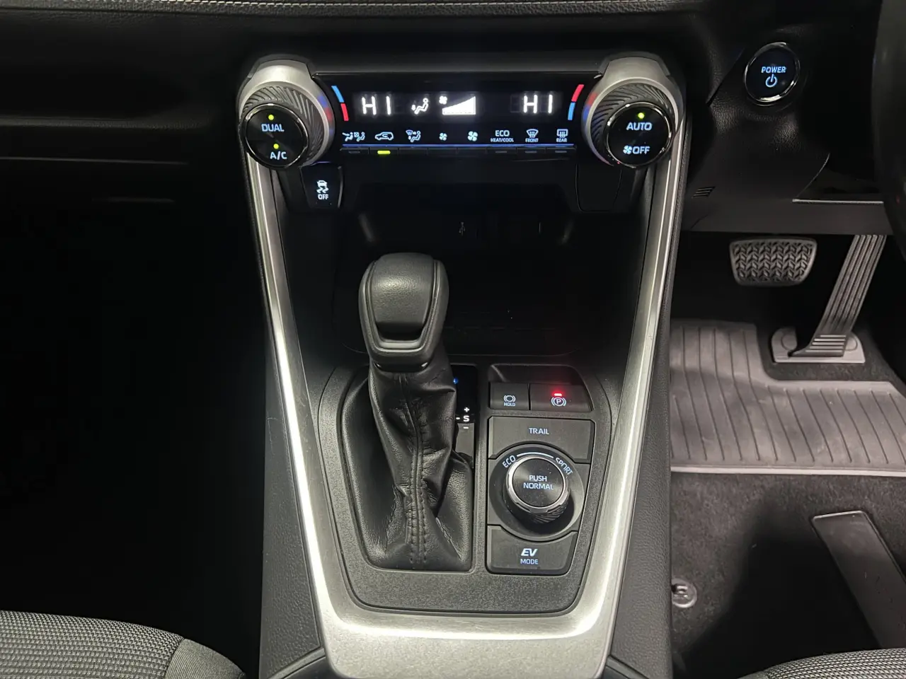 2021 TOYOTA RAV4 HYBRID Gallery Image 19
