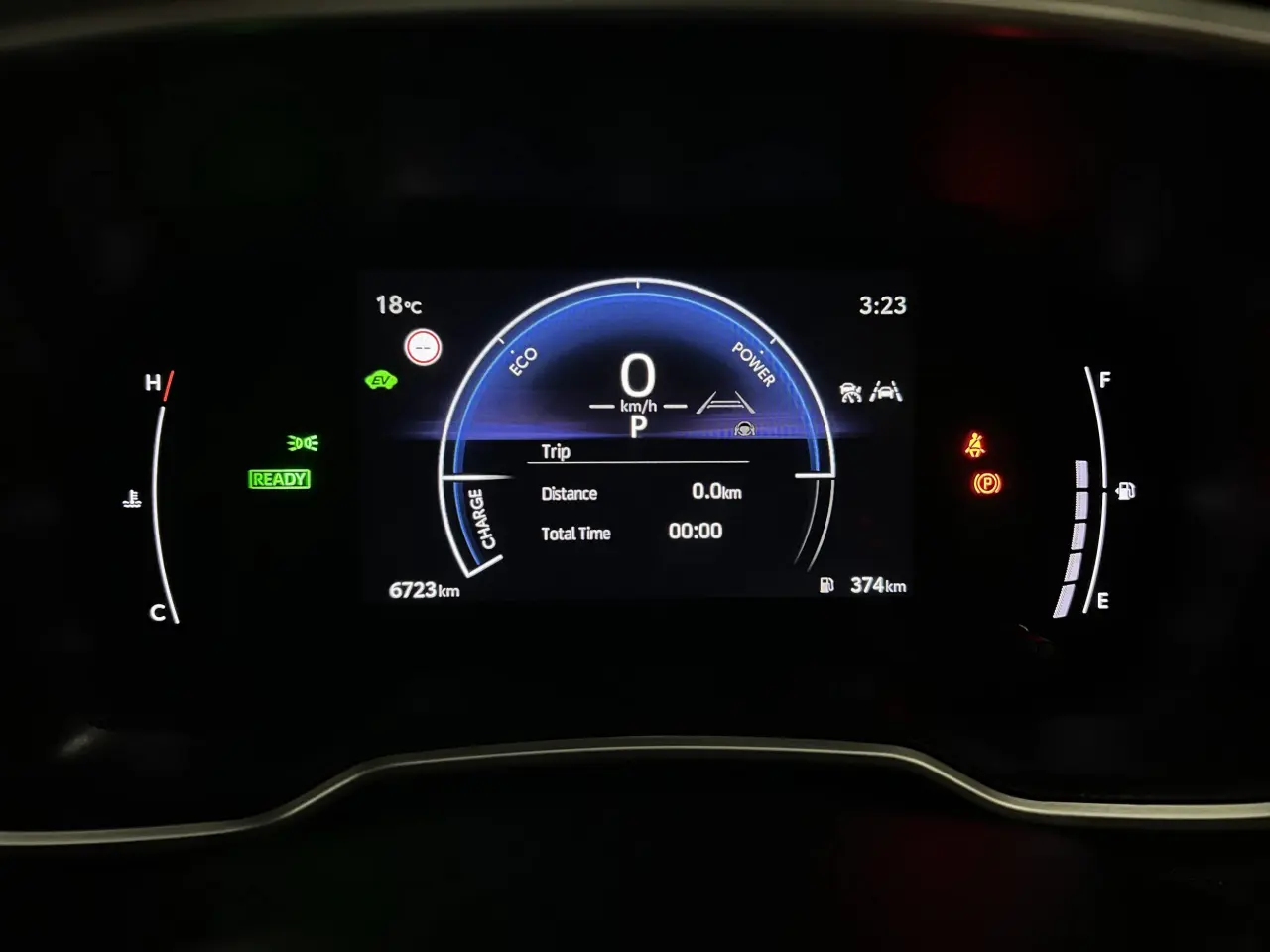 2024 TOYOTA COROLLA CROSS HYBRID Gallery Image 16