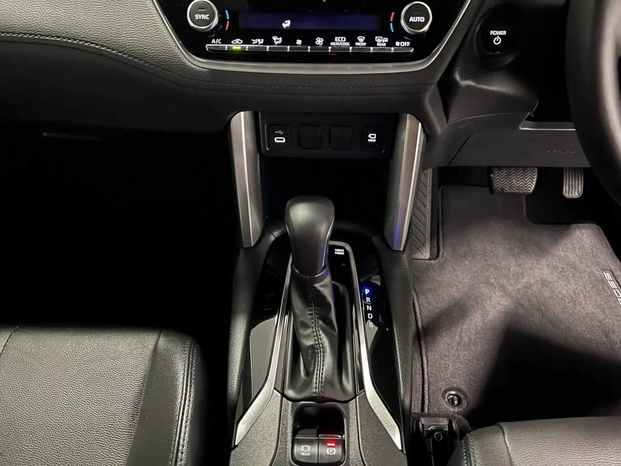 2024 TOYOTA COROLLA CROSS HYBRID Gallery Image 18