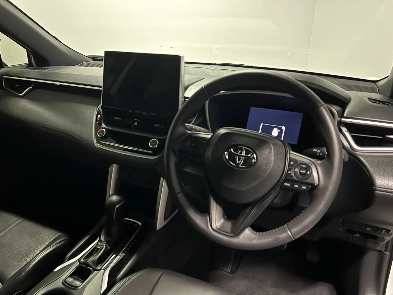 2024 TOYOTA COROLLA CROSS HYBRID Gallery Image 8