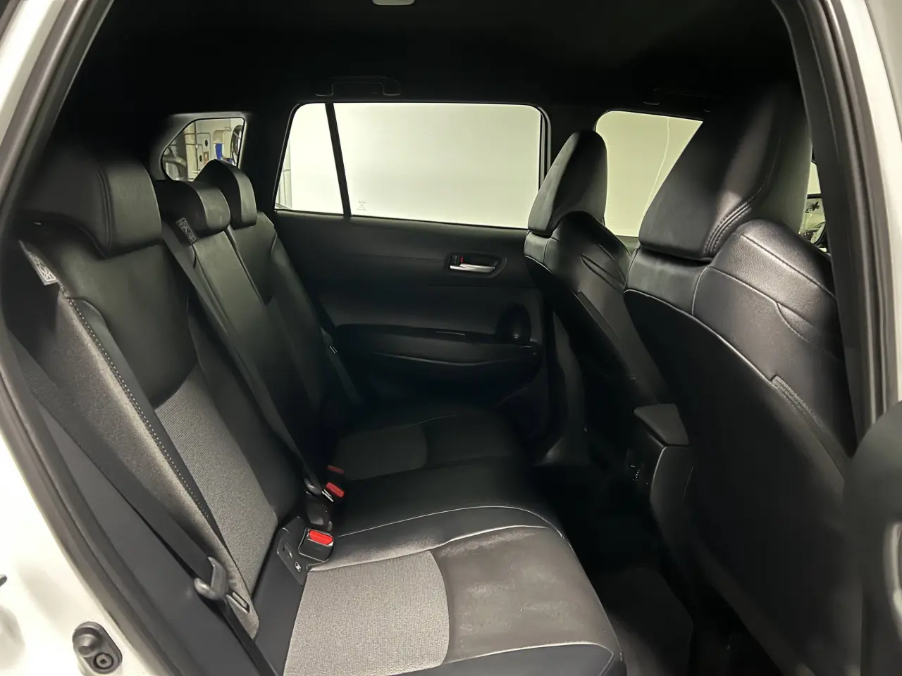 2024 TOYOTA COROLLA CROSS HYBRID Gallery Image 9
