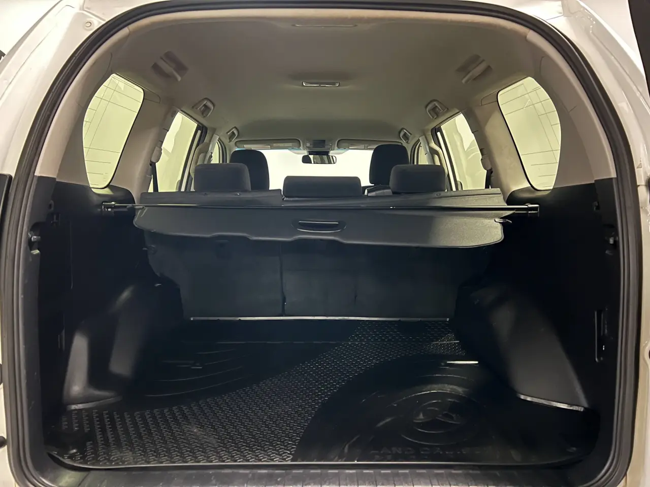 2019 TOYOTA PRADO Gallery Image 12