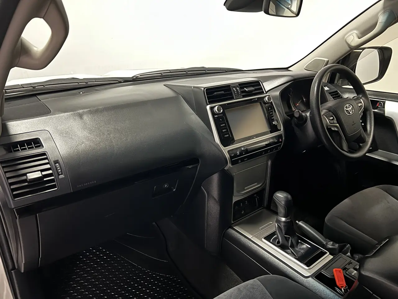 2019 TOYOTA PRADO Gallery Image 15