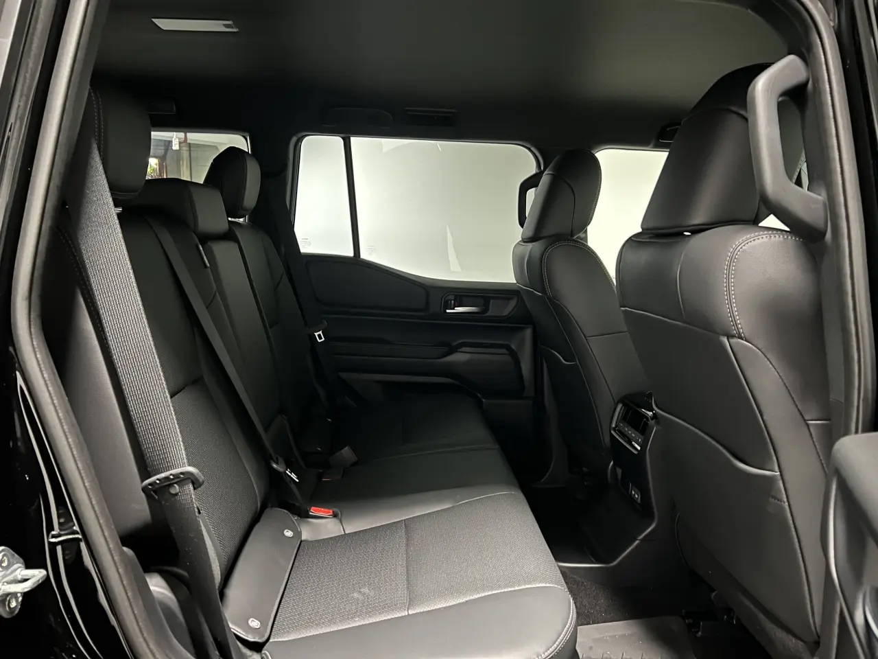 2025 TOYOTA PRADO Gallery Image 11
