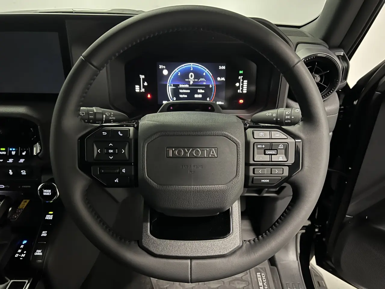 2025 TOYOTA PRADO Gallery Image 19