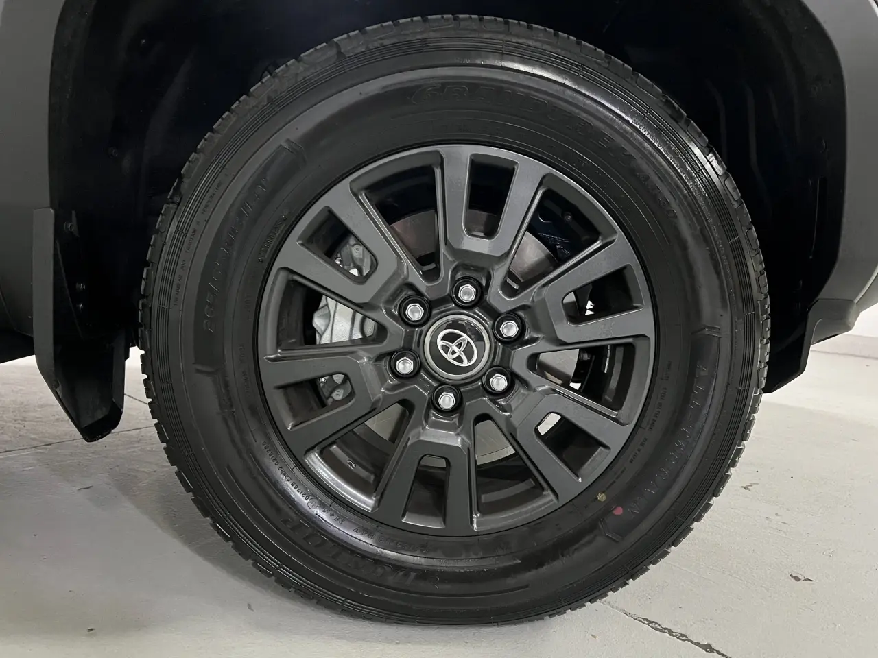 2025 TOYOTA PRADO Gallery Image 5