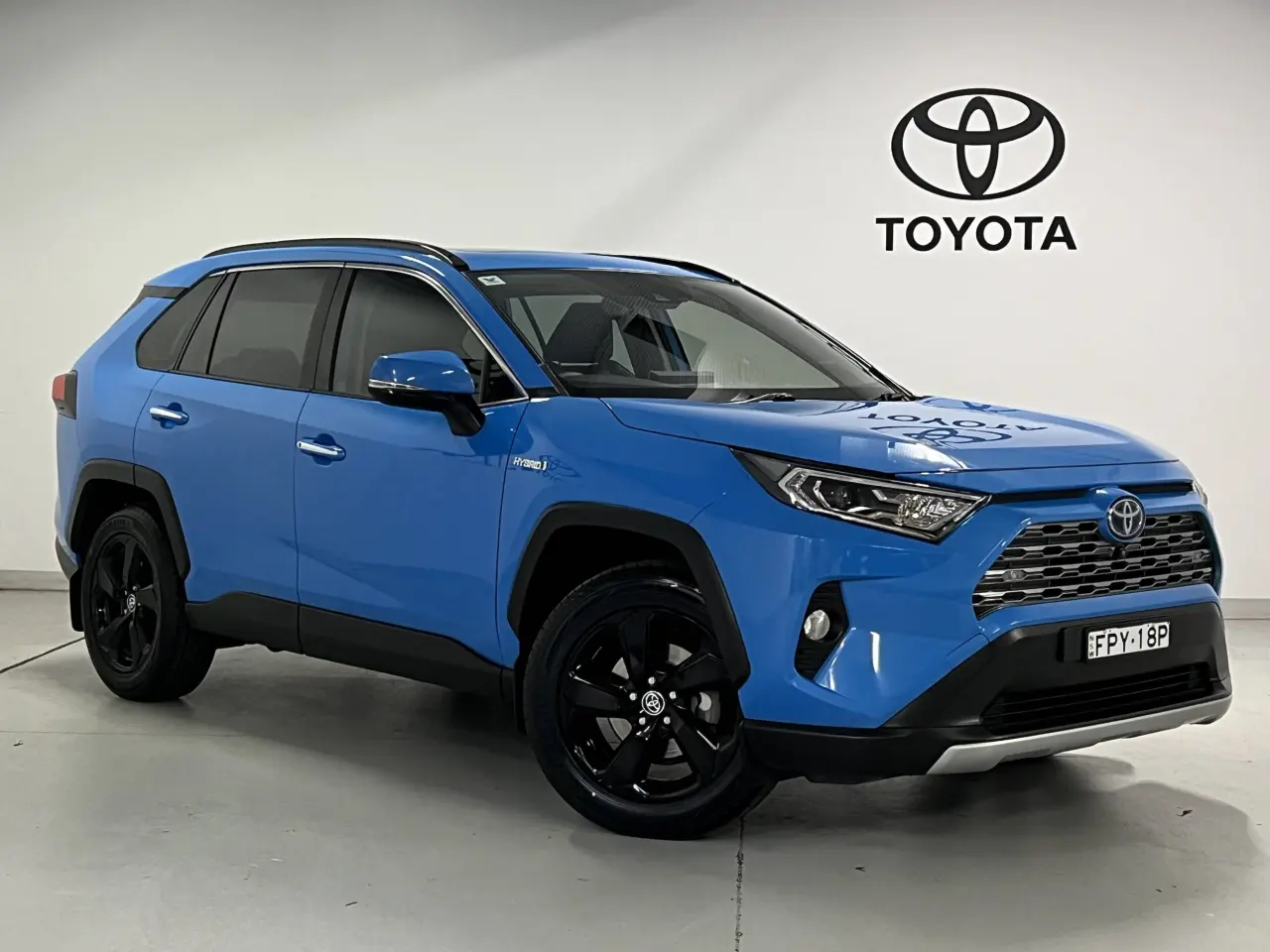 2020 TOYOTA RAV4 HYBRID Gallery Image 1