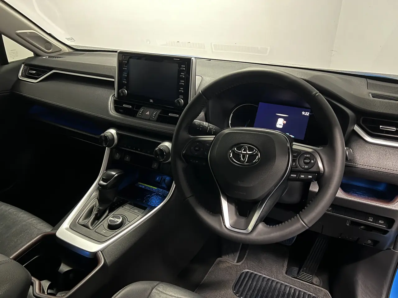 2020 TOYOTA RAV4 HYBRID Gallery Image 10