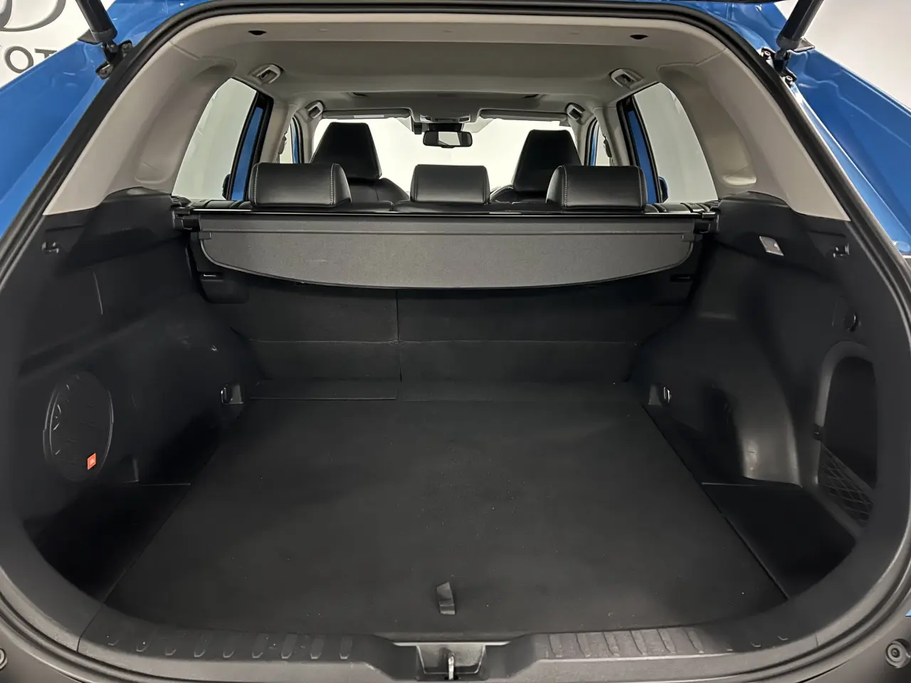 2020 TOYOTA RAV4 HYBRID Gallery Image 12