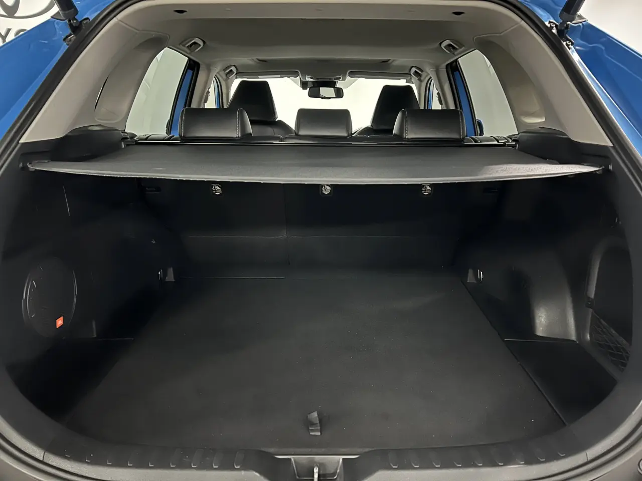 2020 TOYOTA RAV4 HYBRID Gallery Image 13