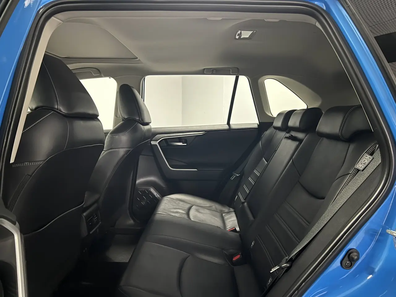 2020 TOYOTA RAV4 HYBRID Gallery Image 14