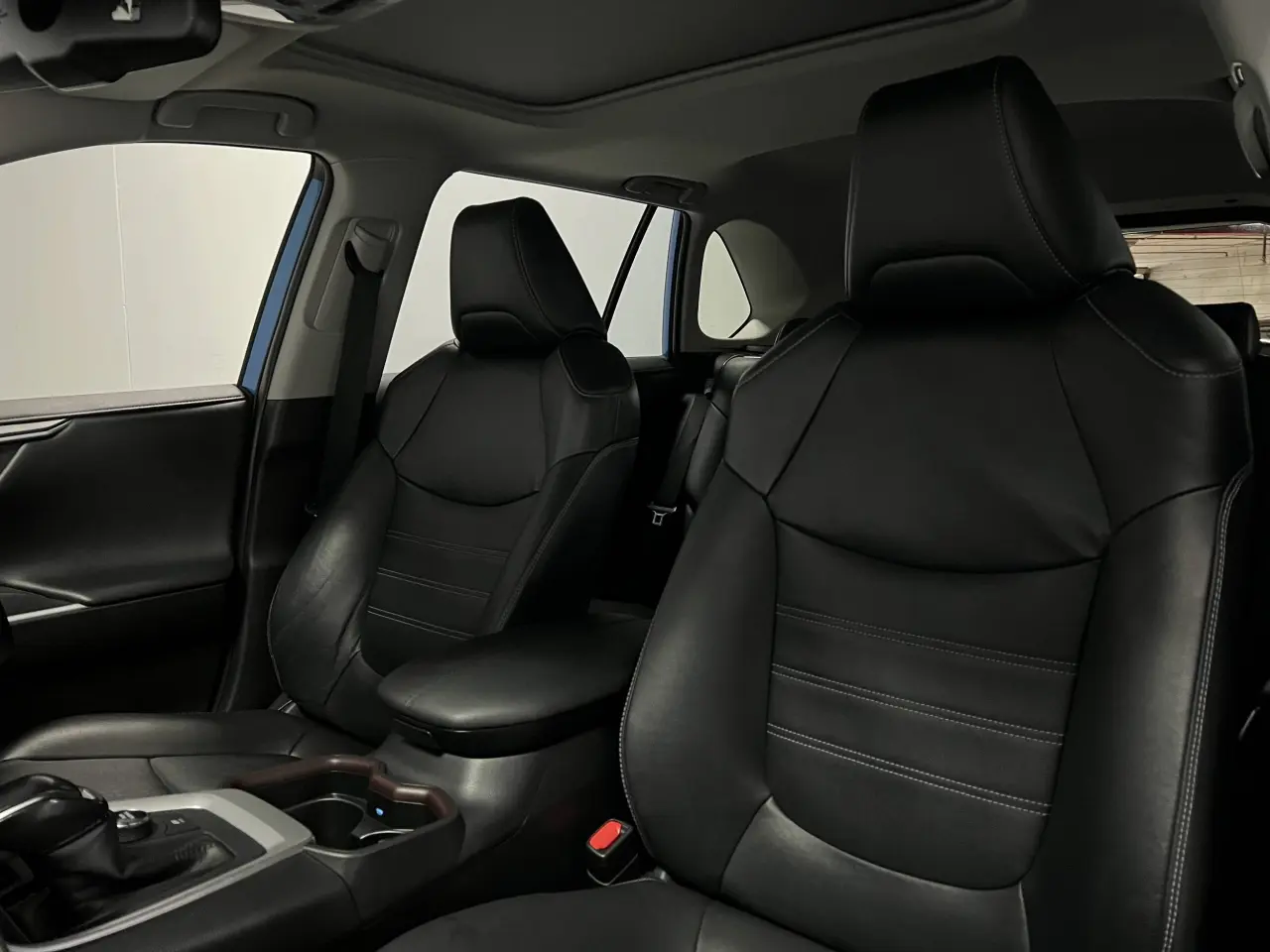 2020 TOYOTA RAV4 HYBRID Gallery Image 16