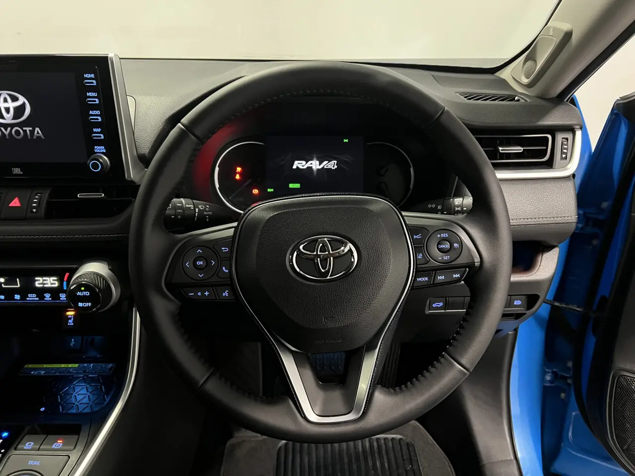 2020 TOYOTA RAV4 HYBRID Gallery Image 17