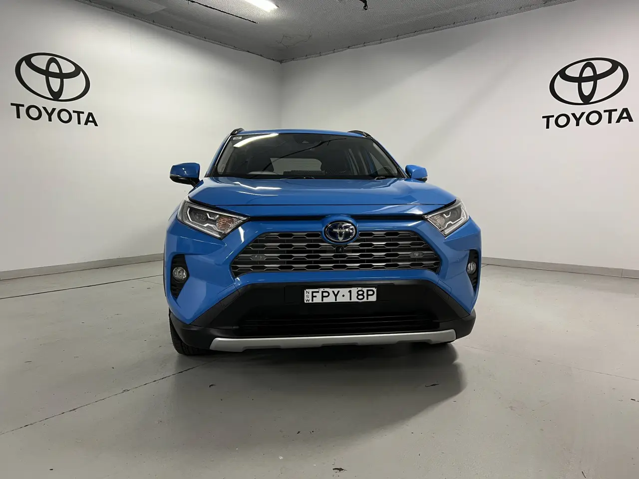2020 TOYOTA RAV4 HYBRID Gallery Image 2