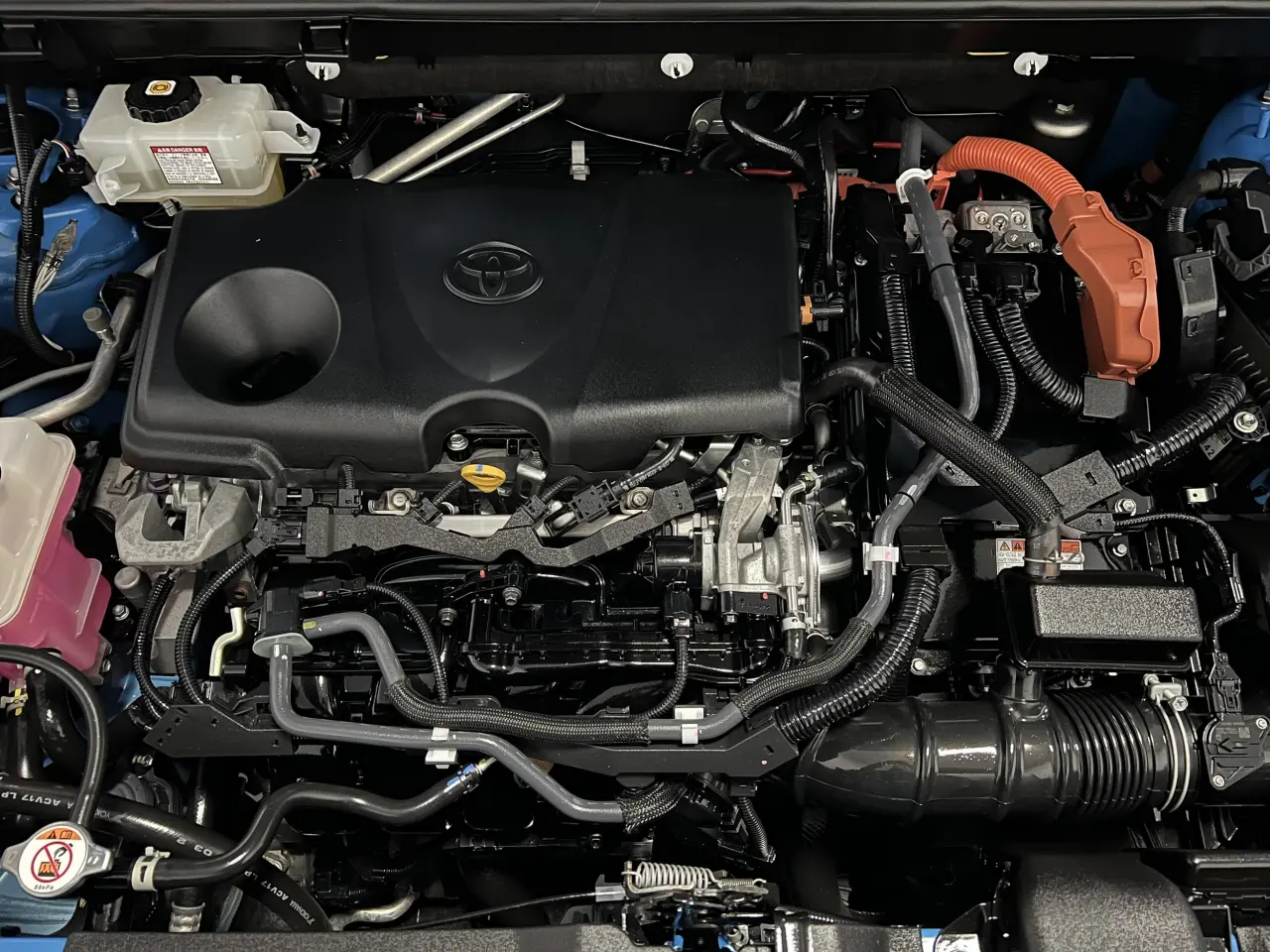 2020 TOYOTA RAV4 HYBRID Gallery Image 21