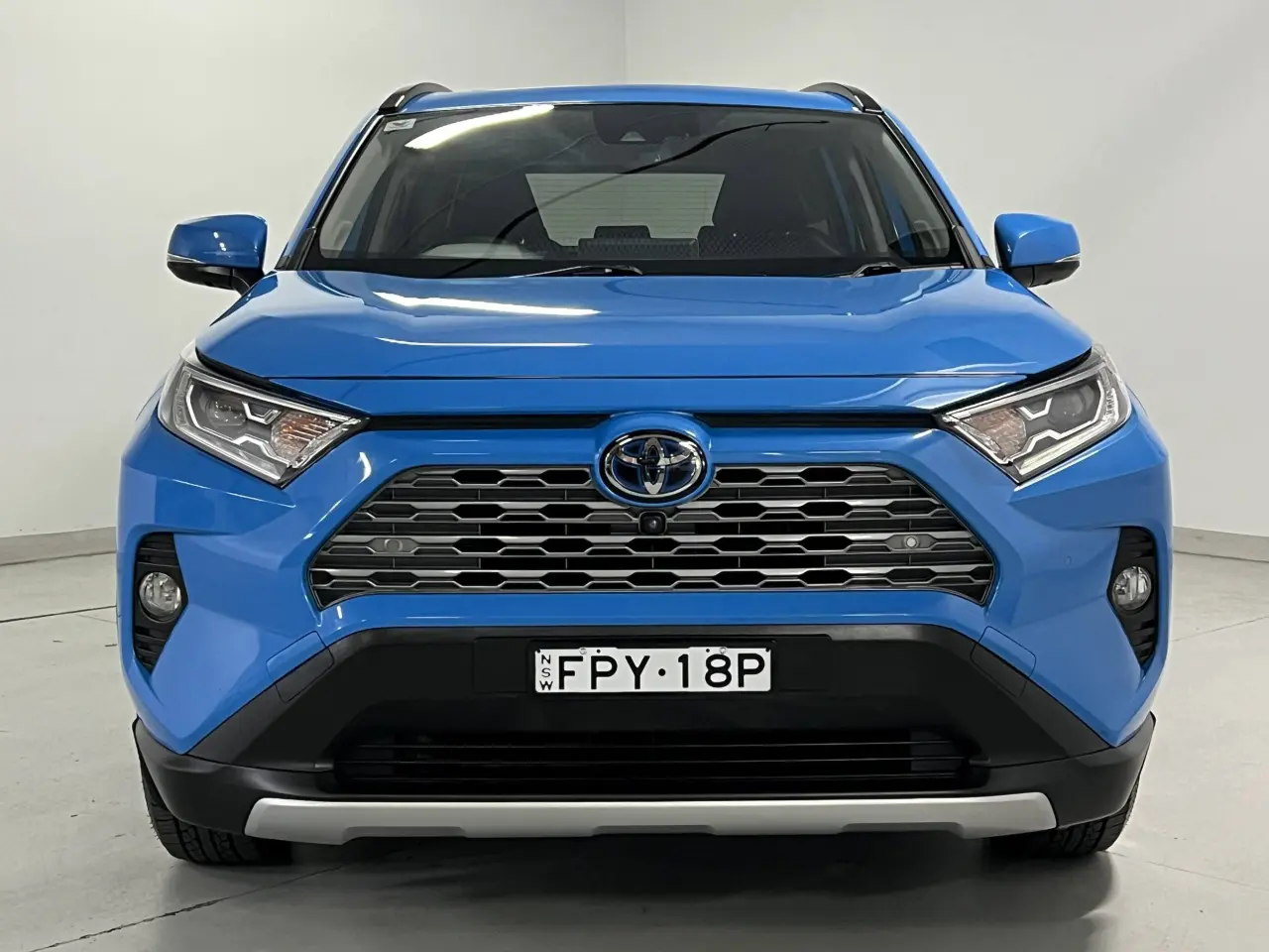 2020 TOYOTA RAV4 HYBRID Gallery Image 3