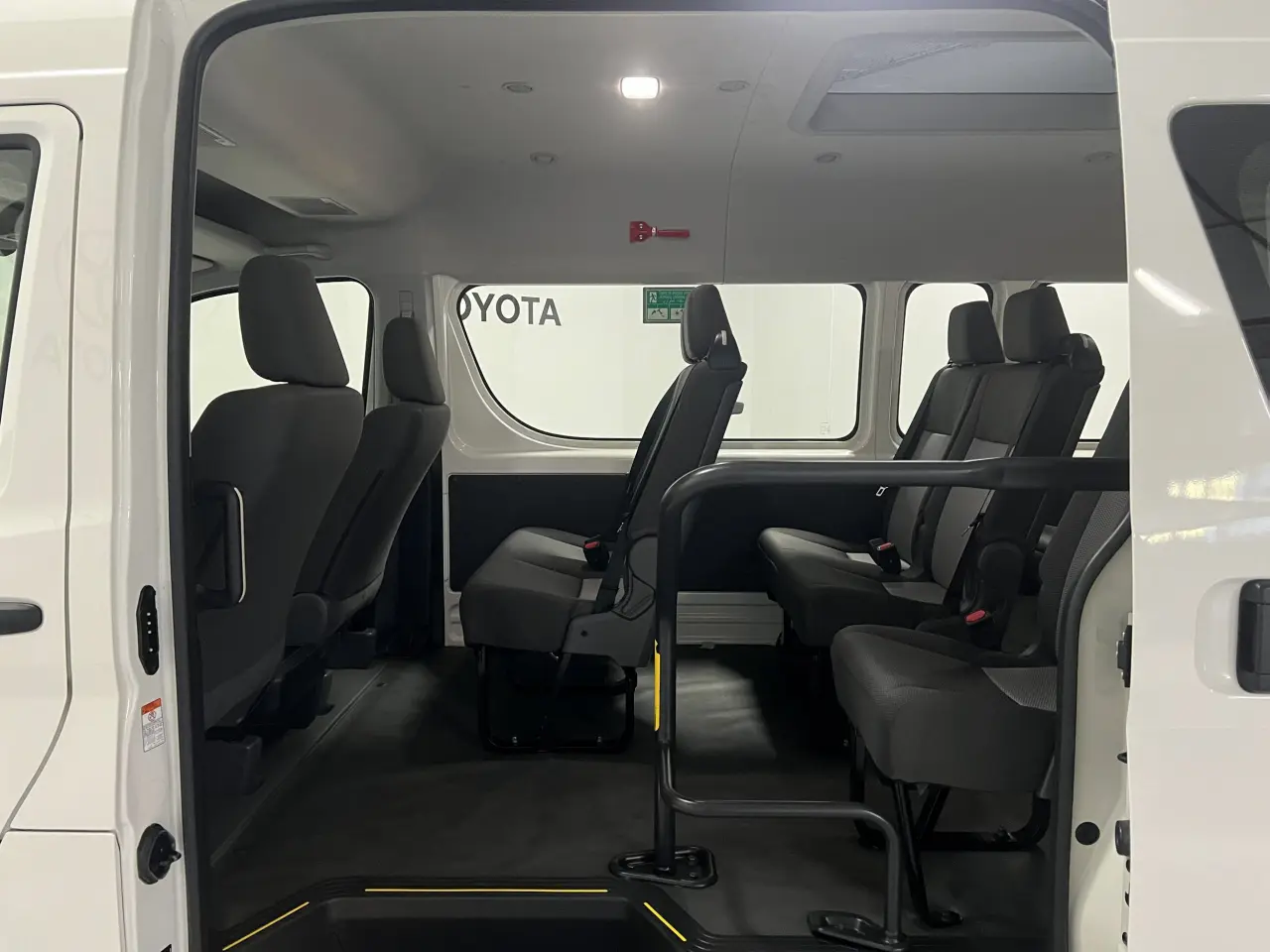 2019 TOYOTA HIACE Gallery Image 13