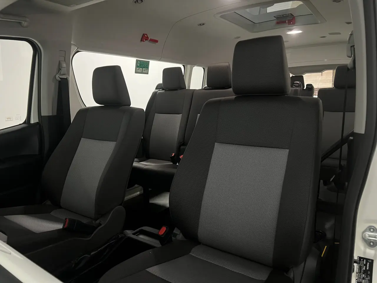 2019 TOYOTA HIACE Gallery Image 15