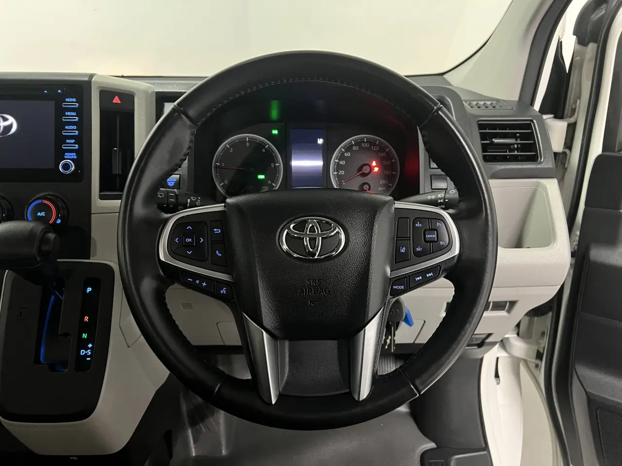 2019 TOYOTA HIACE Gallery Image 16