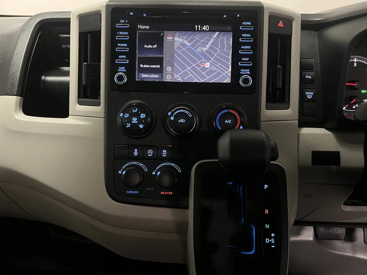 2019 TOYOTA HIACE Gallery Image 19