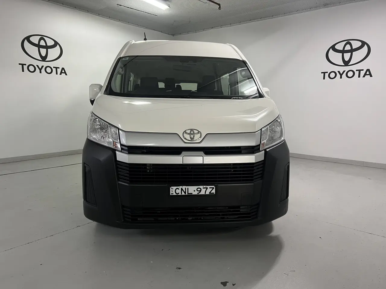 2019 TOYOTA HIACE Gallery Image 2
