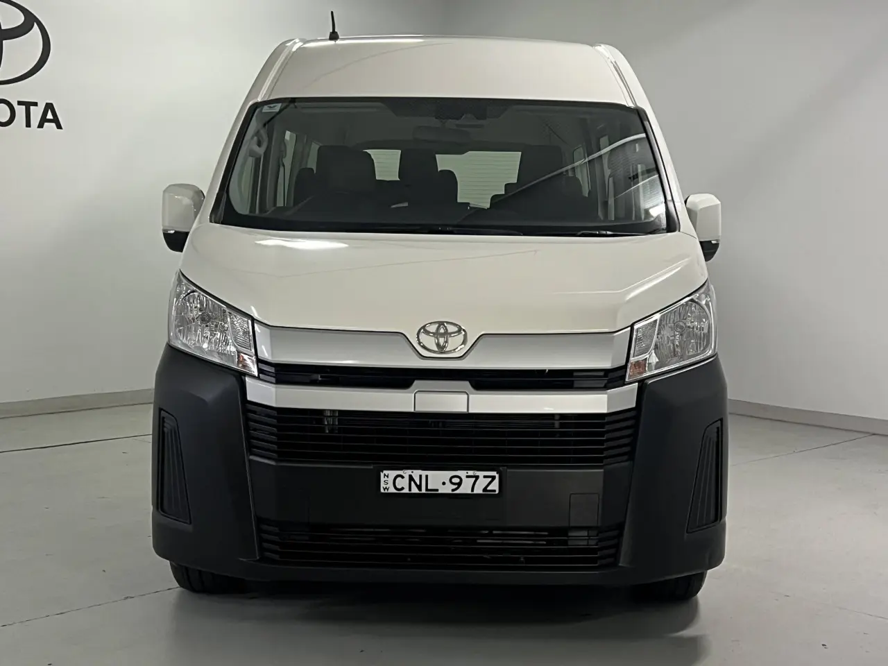 2019 TOYOTA HIACE Gallery Image 3