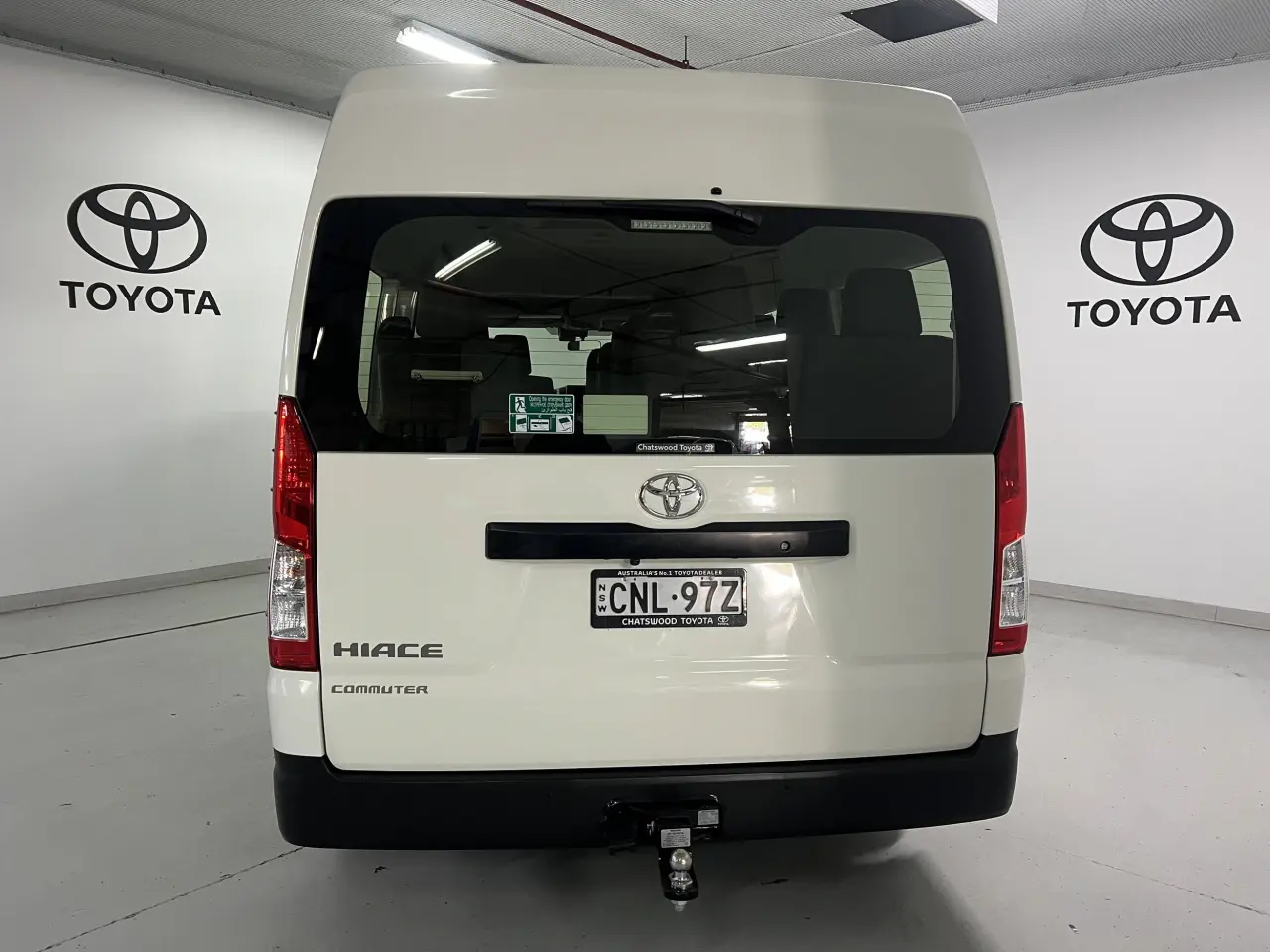 2019 TOYOTA HIACE Gallery Image 6