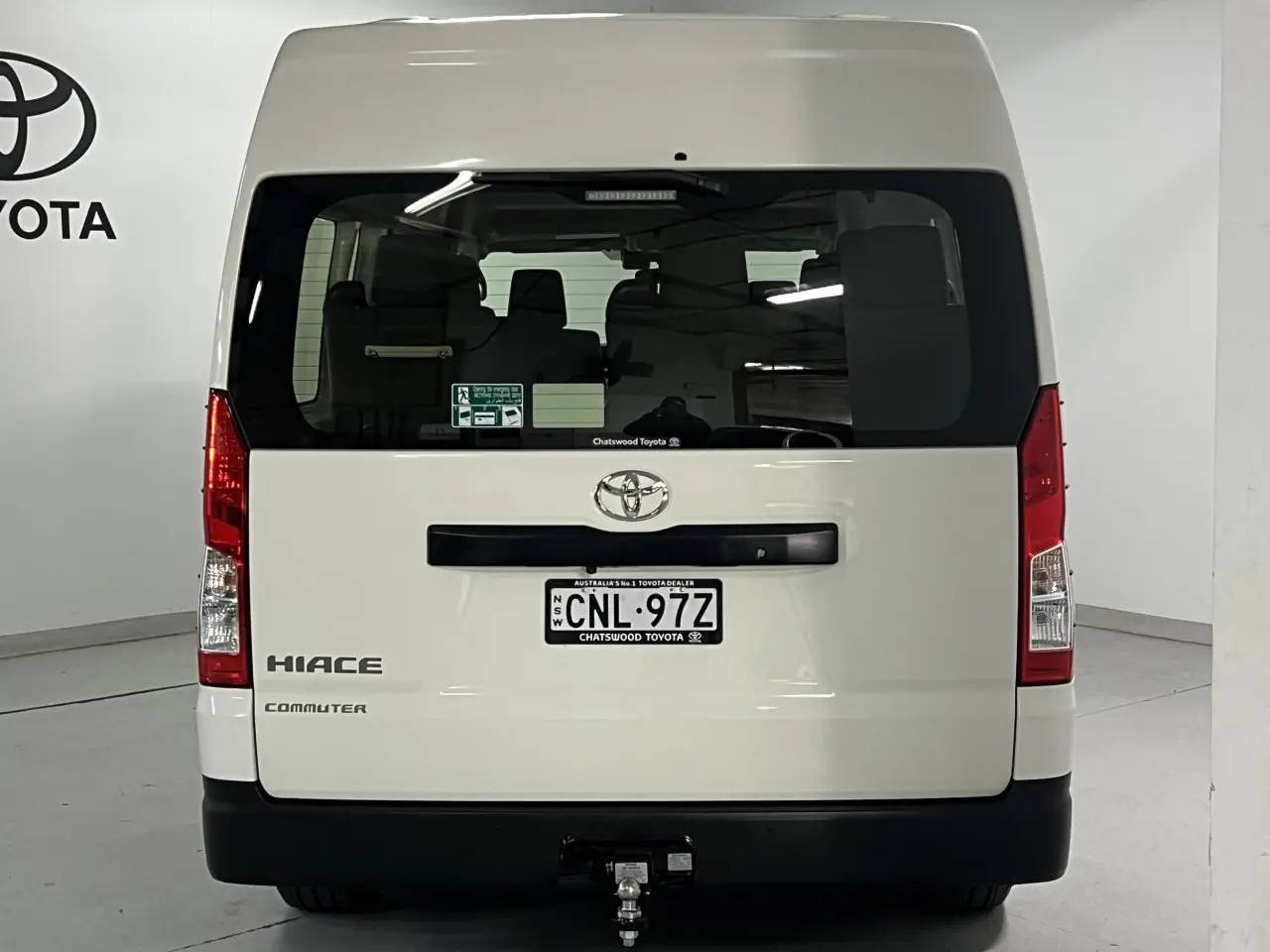 2019 TOYOTA HIACE Gallery Image 7