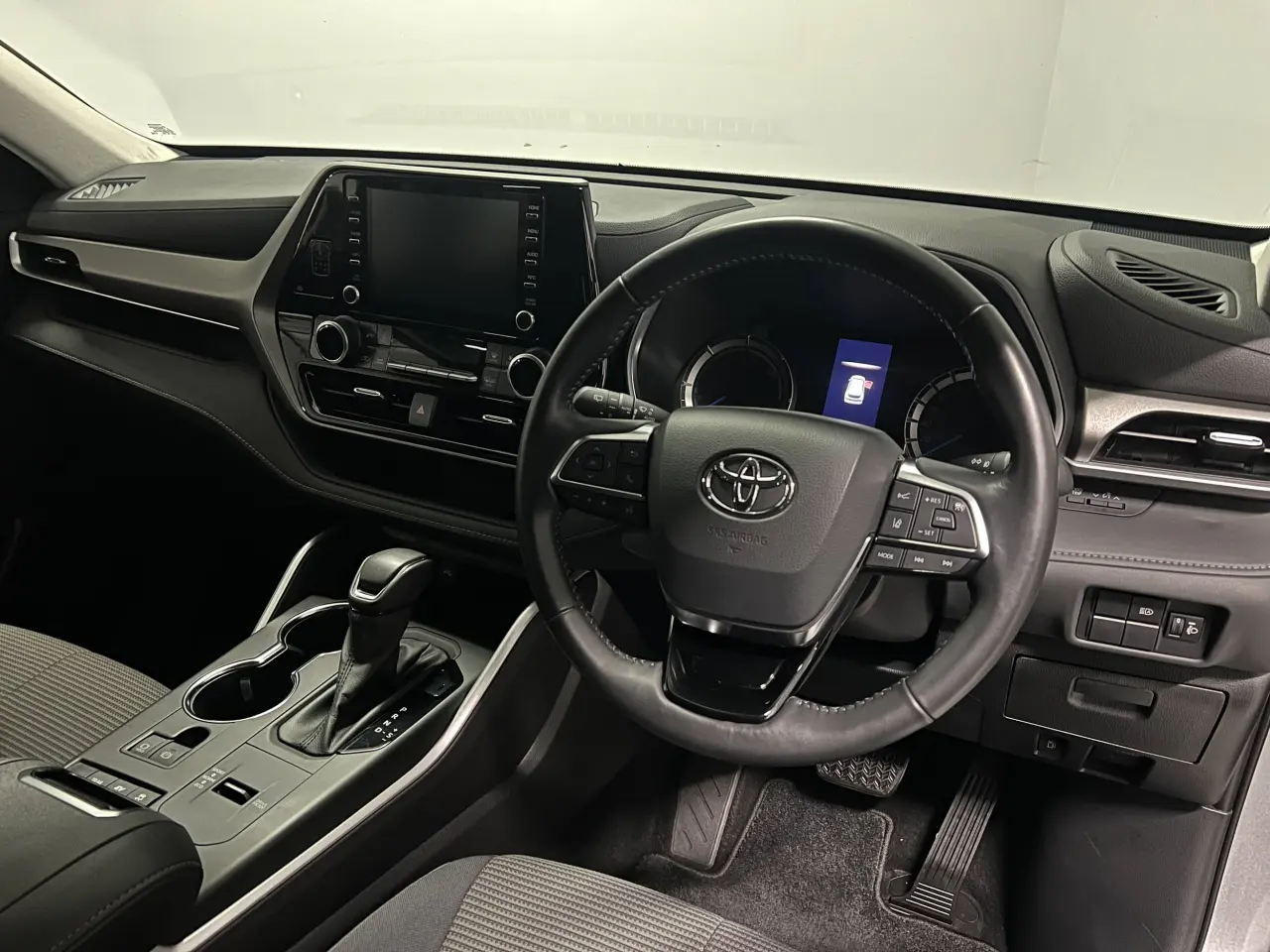 2021 TOYOTA KLUGER HYBRID Gallery Image 10