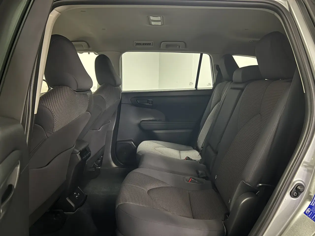 2021 TOYOTA KLUGER HYBRID Gallery Image 14