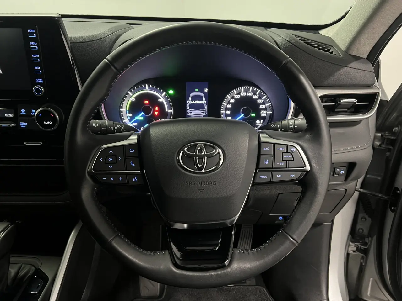 2021 TOYOTA KLUGER HYBRID Gallery Image 17