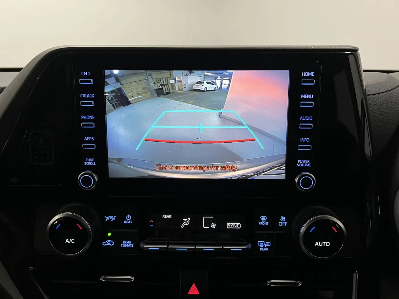 2021 TOYOTA KLUGER HYBRID Gallery Image 19