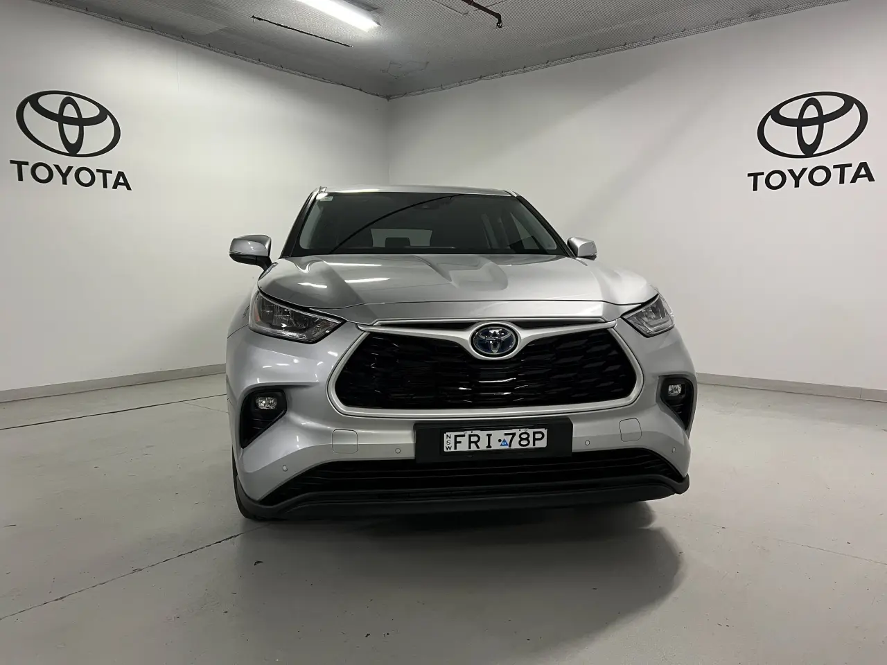 2021 TOYOTA KLUGER HYBRID Gallery Image 2