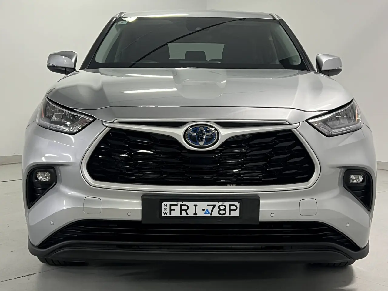2021 TOYOTA KLUGER HYBRID Gallery Image 3