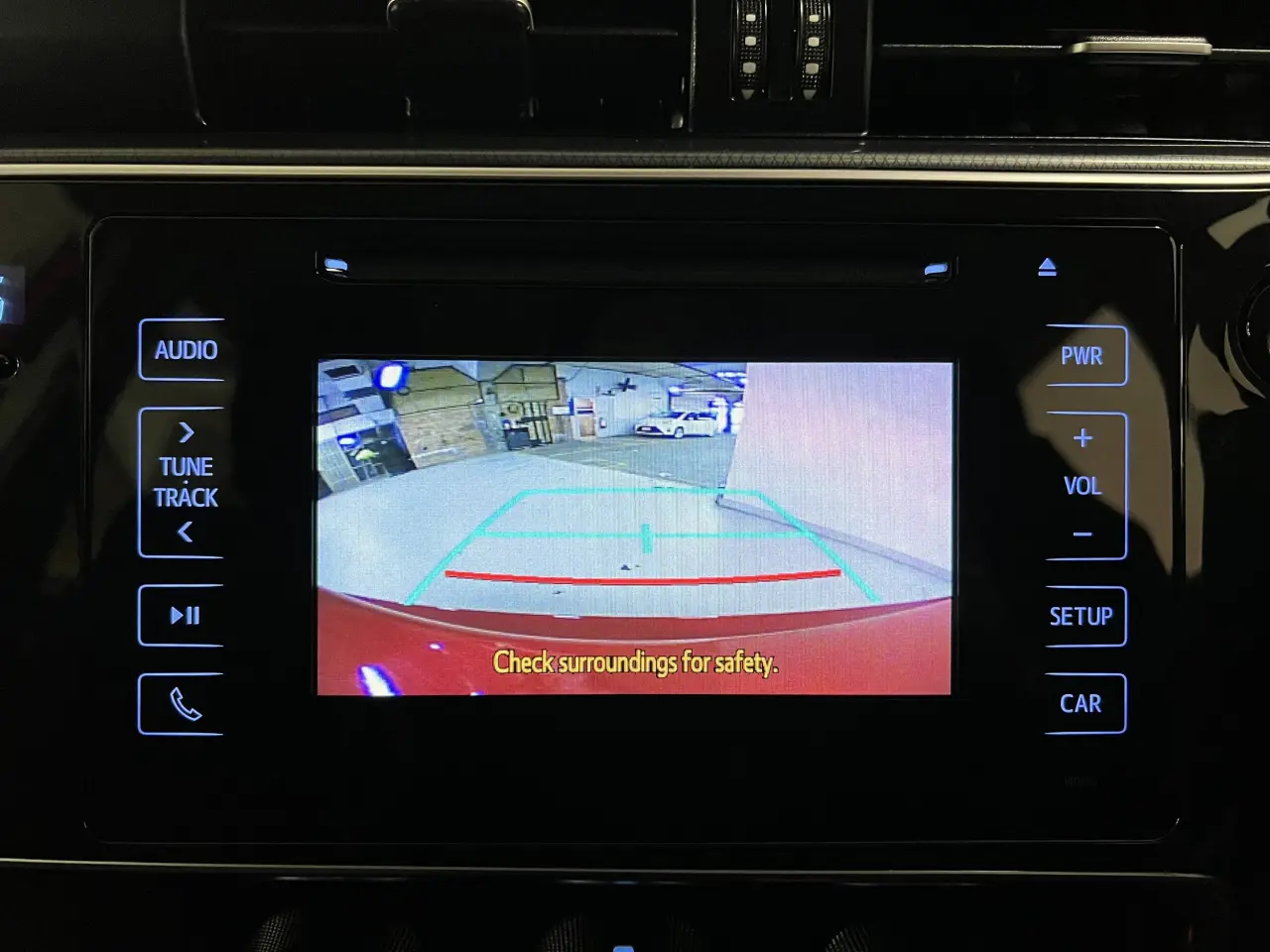 2017 TOYOTA COROLLA Gallery Image 18