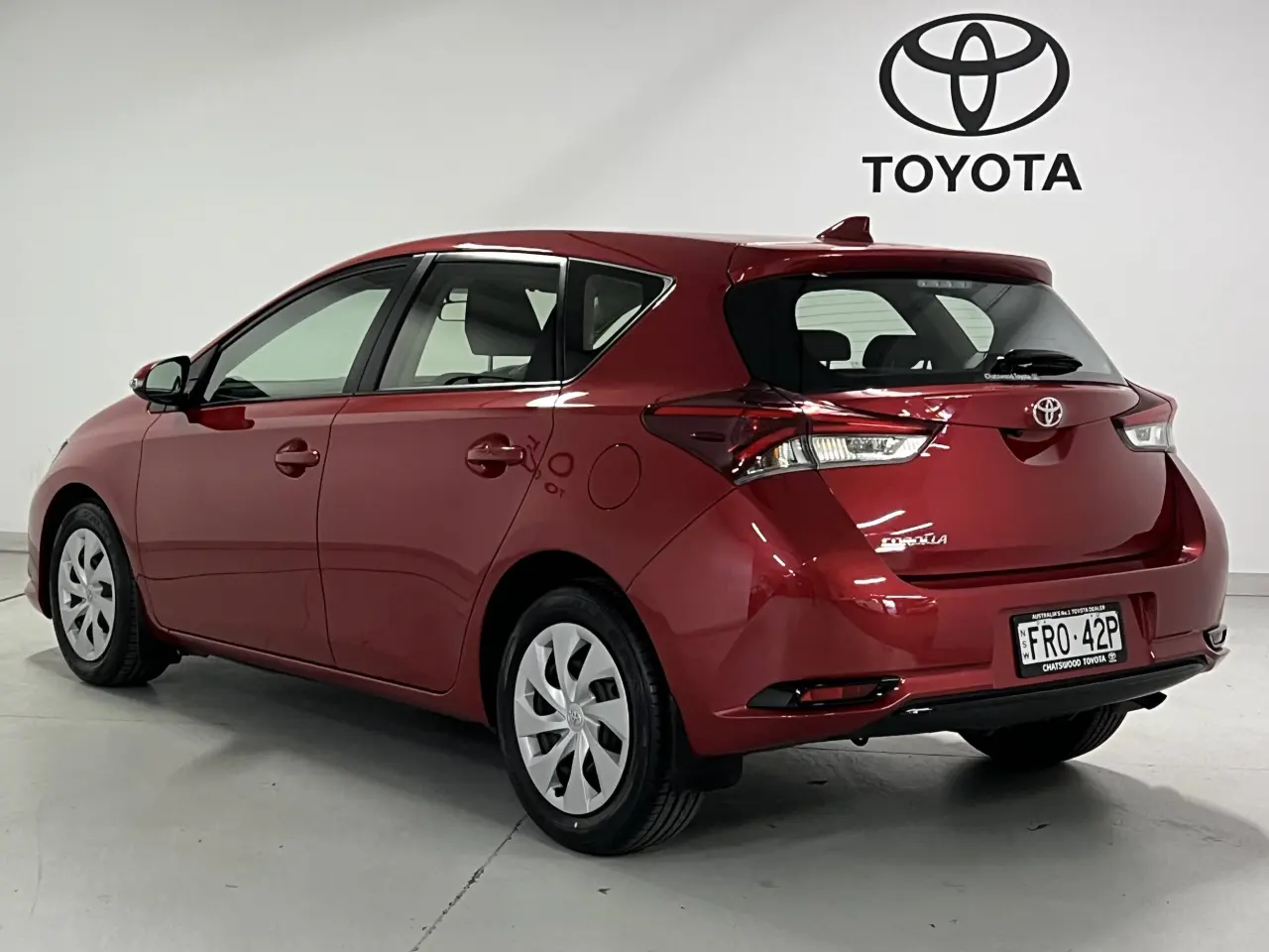 2017 TOYOTA COROLLA Gallery Image 8