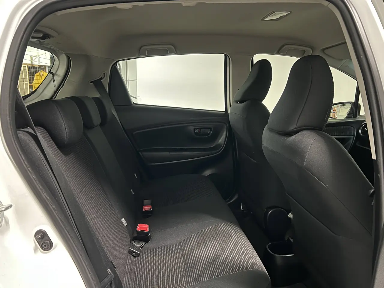 2017 TOYOTA YARIS Gallery Image 11