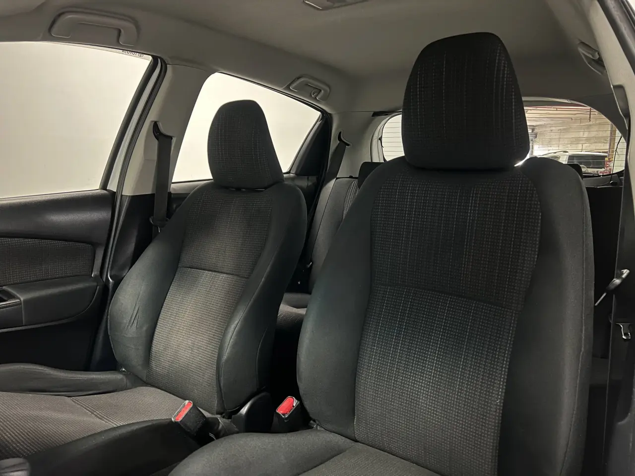 2017 TOYOTA YARIS Gallery Image 15