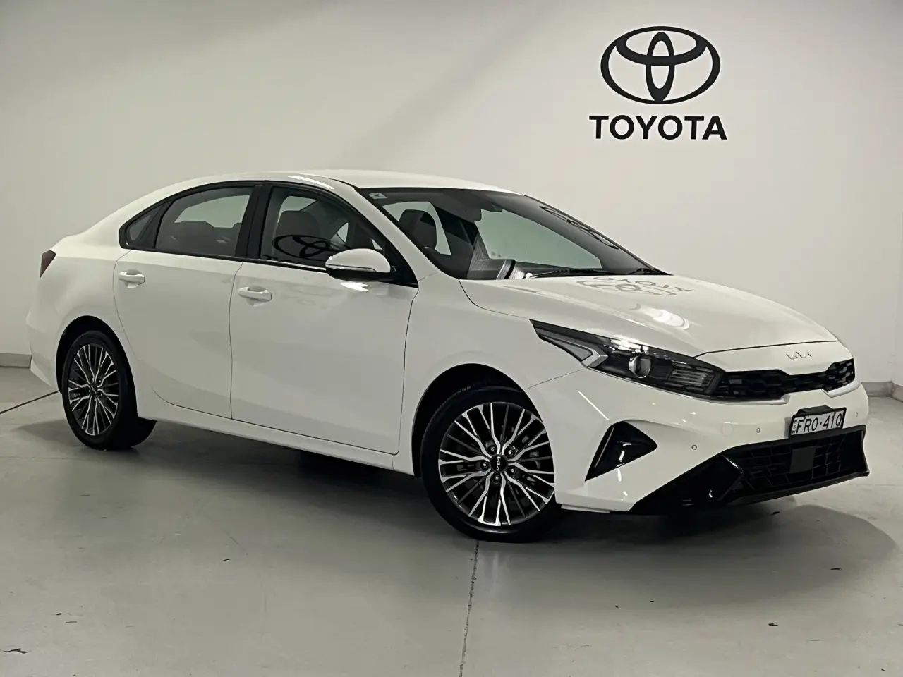 2022 KIA CERATO Gallery Image 1