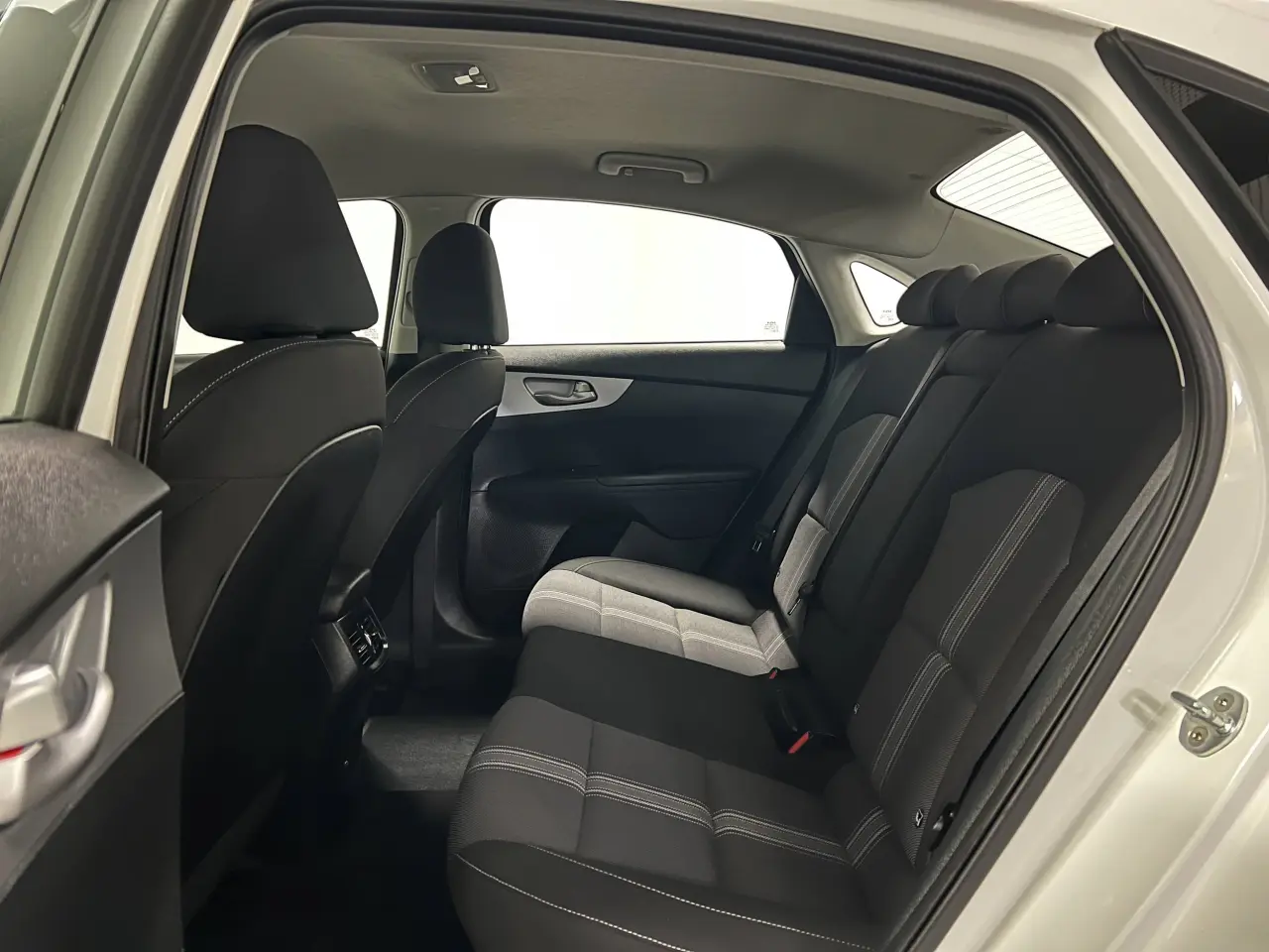 2022 KIA CERATO Gallery Image 13